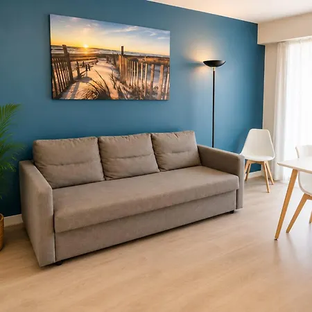 With Balcony Near & Center Daire *