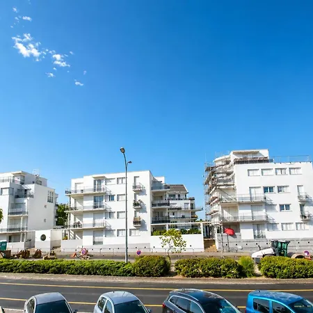 With Balcony Near & Center Daire *